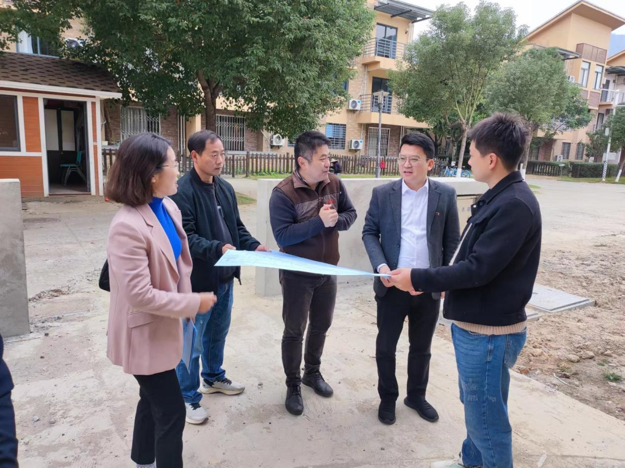 20231203日郭文忠副校长检查专家公寓楼二期项目现场基建管理处.png 20231203日郭文忠副校长检查专家公寓楼二期项目现场基建管理处.png