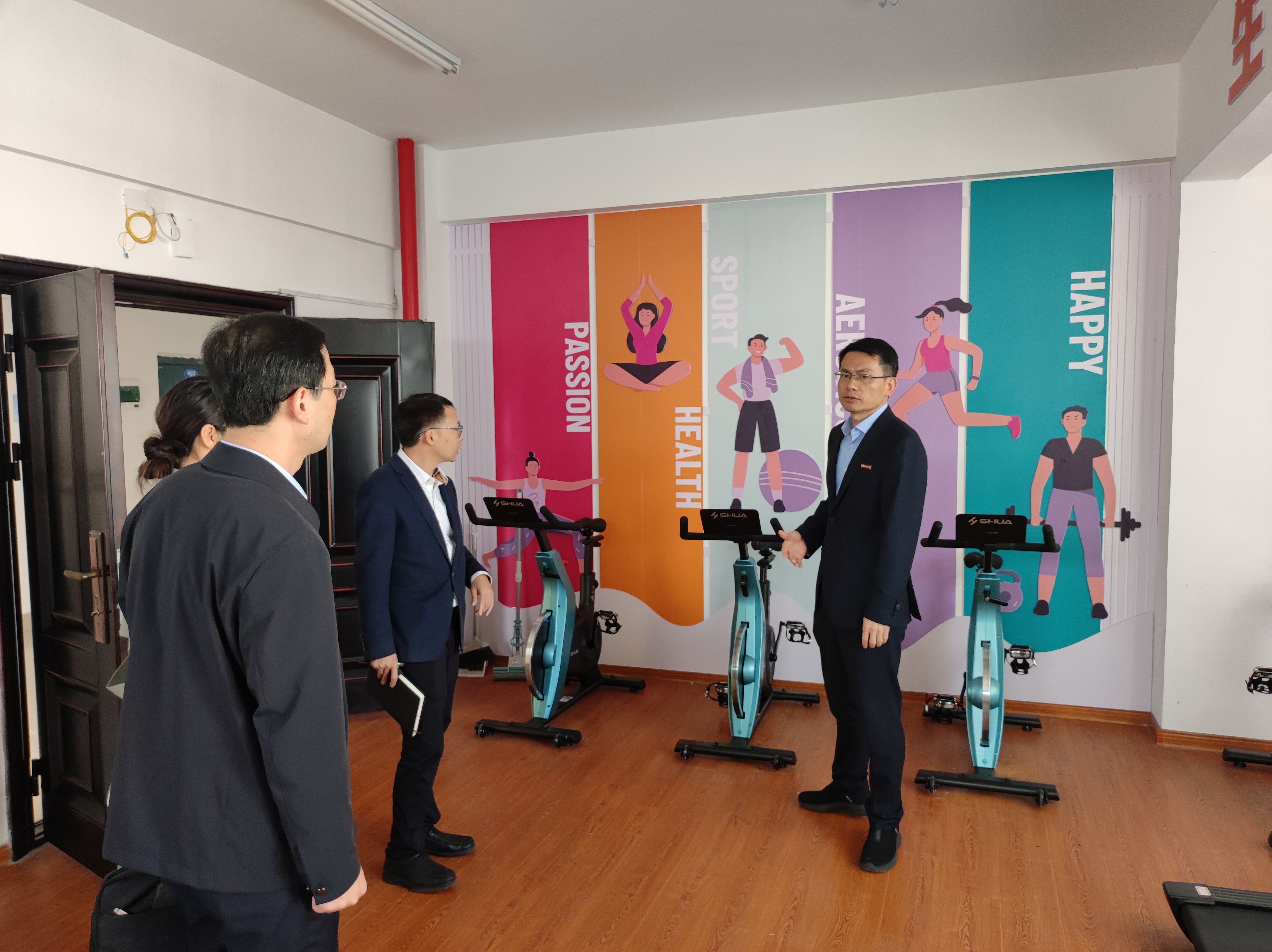 20231128参观社区共享活动空间学生工作部.jpg 20231128参观社区共享活动空间学生工作部.jpg