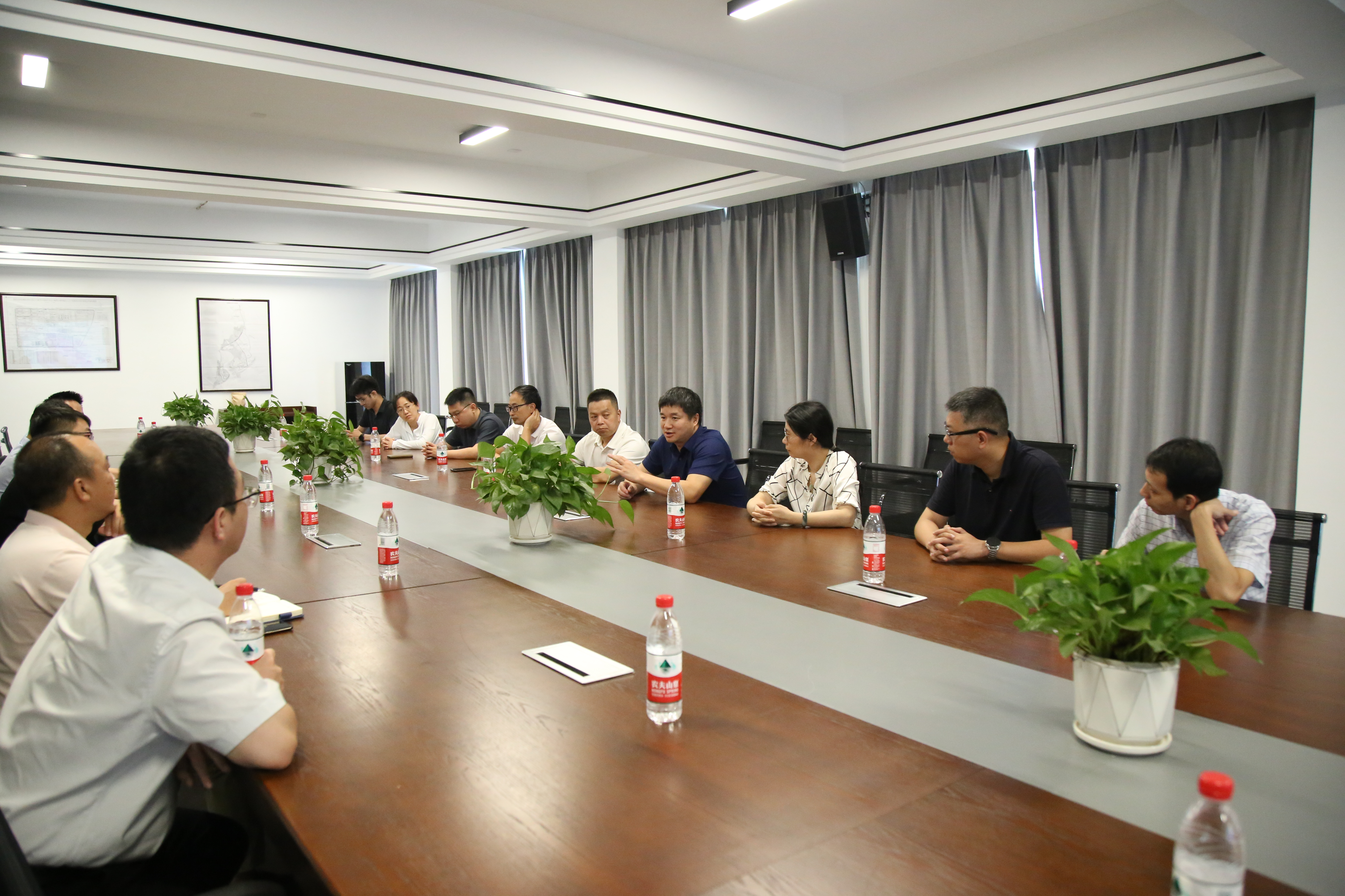 4.访企拓岗座谈会现场-茹晓冬.jpg