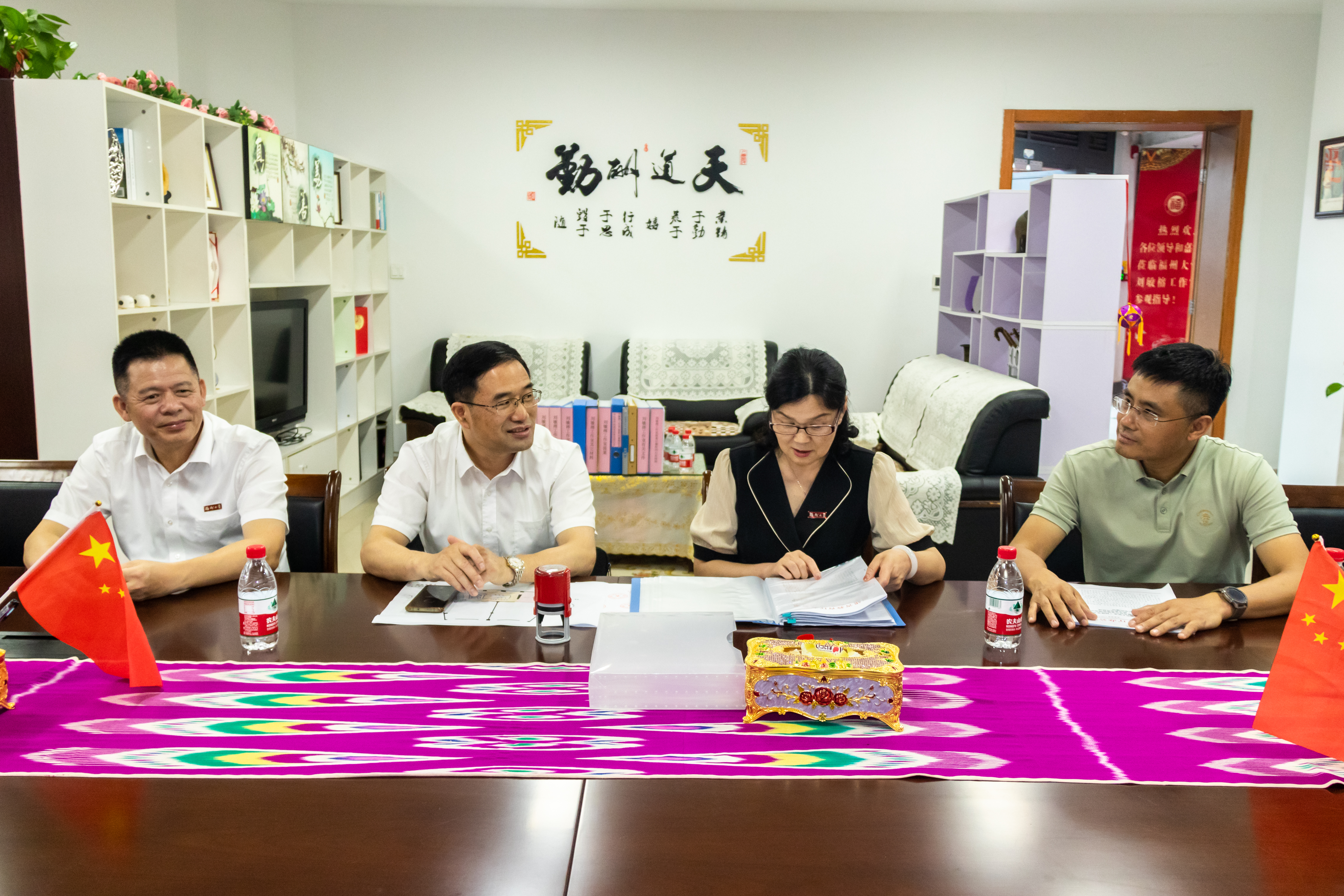 林生副书记到刘敏榕工作室视察指导工作——张敏.jpg 林生副书记到刘敏榕工作室视察指导工作——张敏.jpg